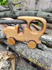 Дерев'яна  іграшка  Автомобіль на колесах